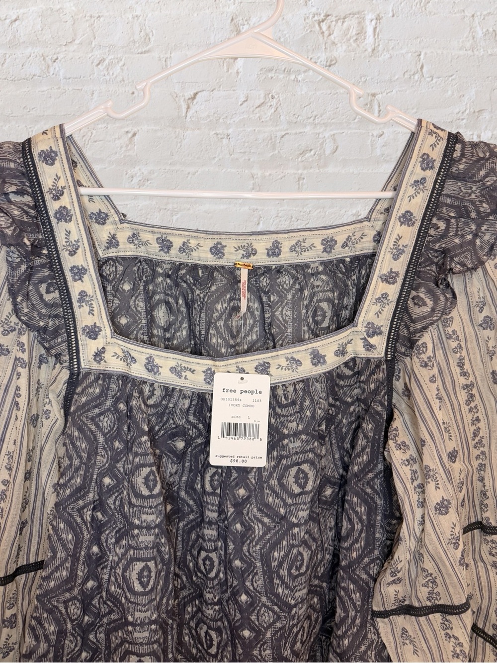 NWT Free People Mostly Meadow Blouse Ivory Combo Balloon Sleeve Cotton Large - Picture 3 of 8